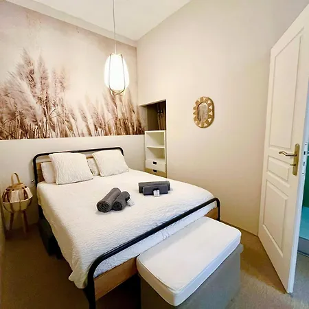 Apartment Casamea - T2, Clim, Couple, Centre